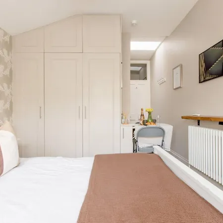 Luxury King-Bed Ensuite With Tranquil Garden Views London Exterior photo
