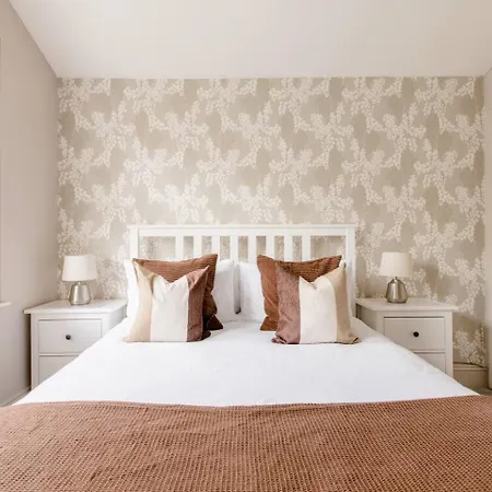 Luxury King-Bed Ensuite With Tranquil Garden Views London Exterior photo