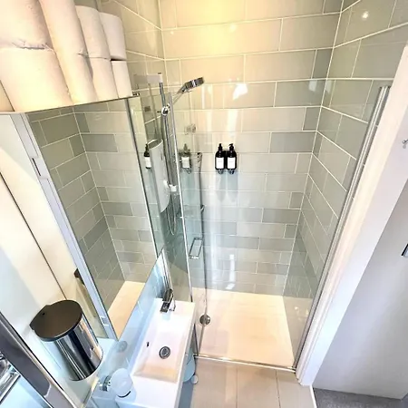 Luxury King-Bed Ensuite With Tranquil Garden Views London Exterior photo