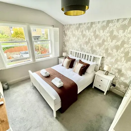 Luxury King-Bed Ensuite With Tranquil Garden Views London Exterior photo